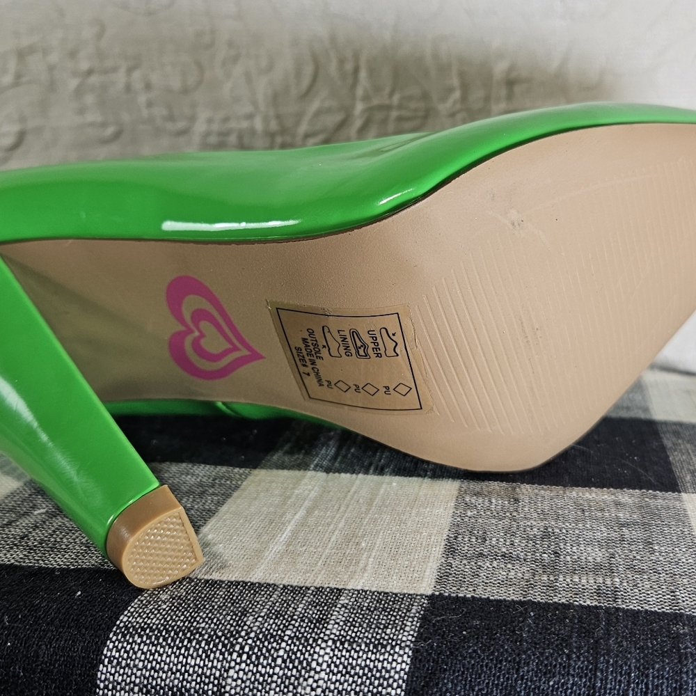 Heart Soul Neon Green Gizelle Style Pumps - Picture 5 of 11